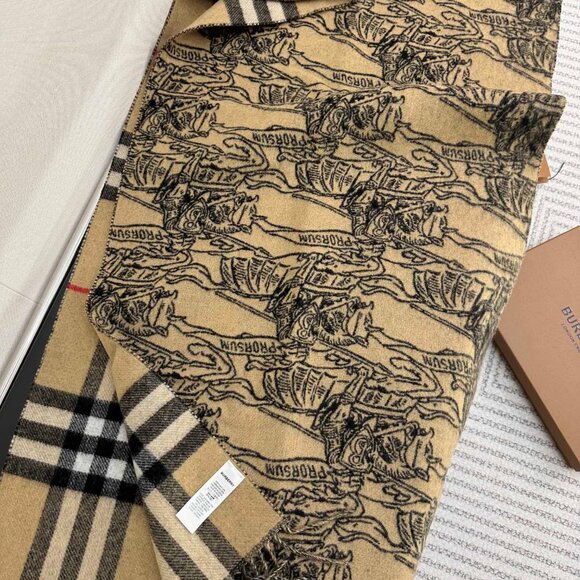 new Burberry scarf - Picture 5 of 6